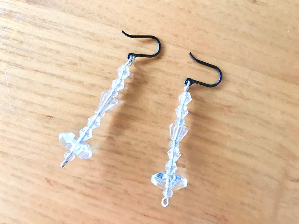 【はぴもりの写真003】「こわれた母のネックレスをピアスに」